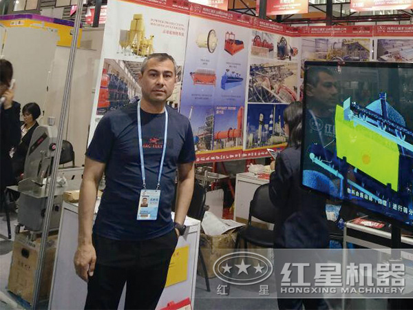 展会了解设备的客户 展会了解设备的客户