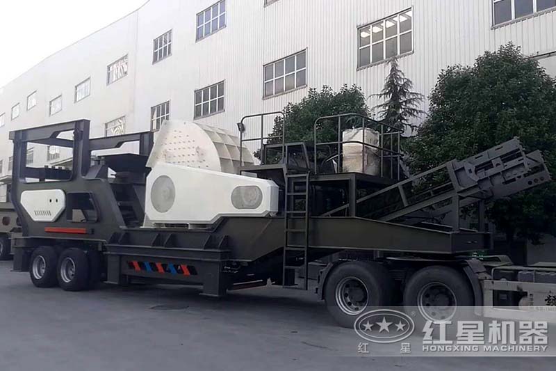 大型移动重锤式破碎机 大型移动重锤式破碎机