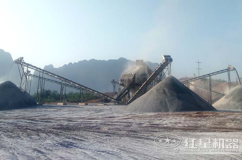 石灰石加工现场 石灰石加工现场